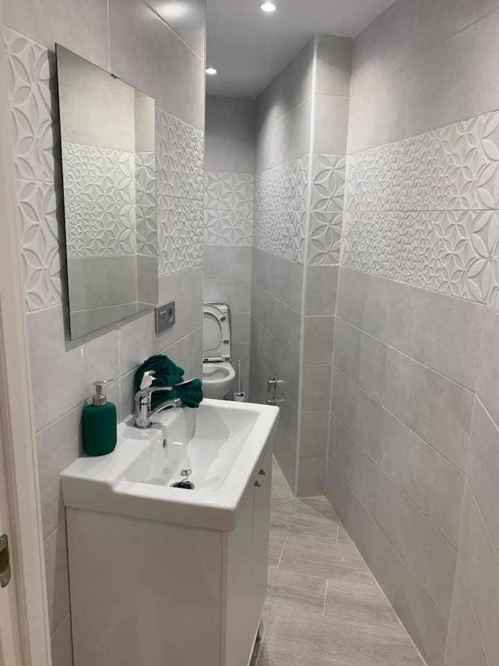 VillaEscondidaPrecioso estudio con vista al mar y piscina Málaga Exterior foto
