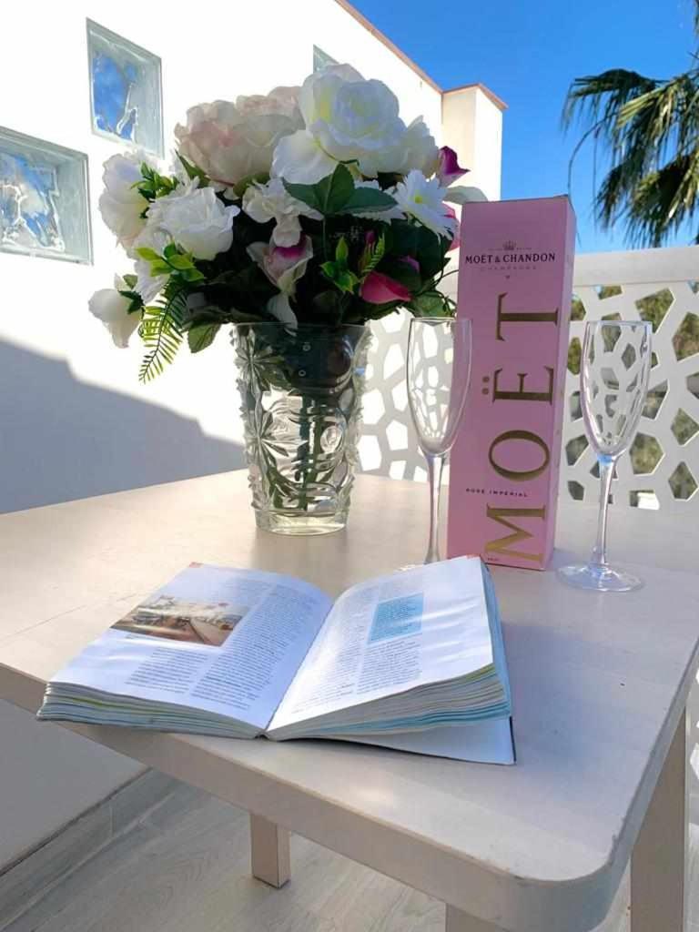 VillaEscondidaPrecioso estudio con vista al mar y piscina Málaga Exterior foto