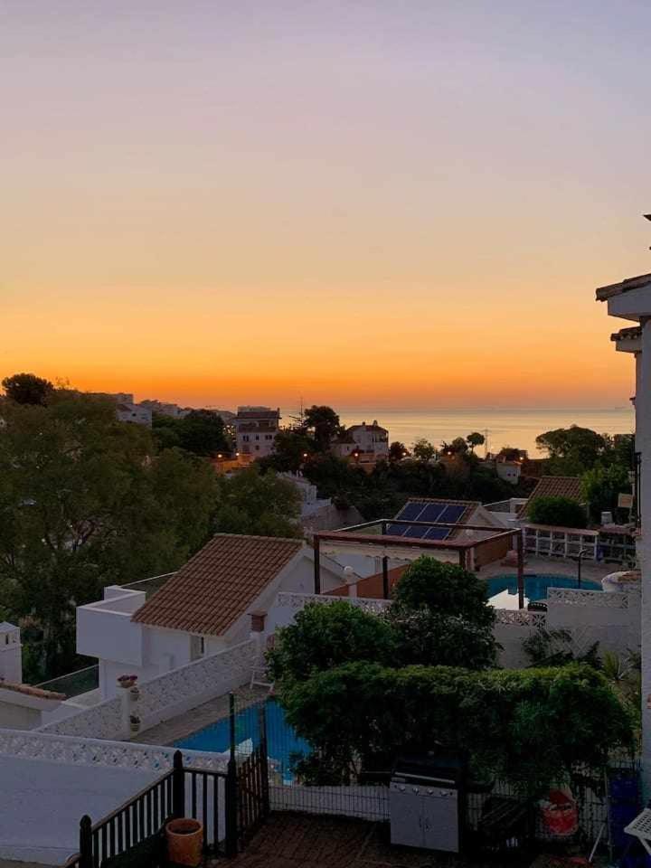 VillaEscondidaPrecioso estudio con vista al mar y piscina Málaga Exterior foto