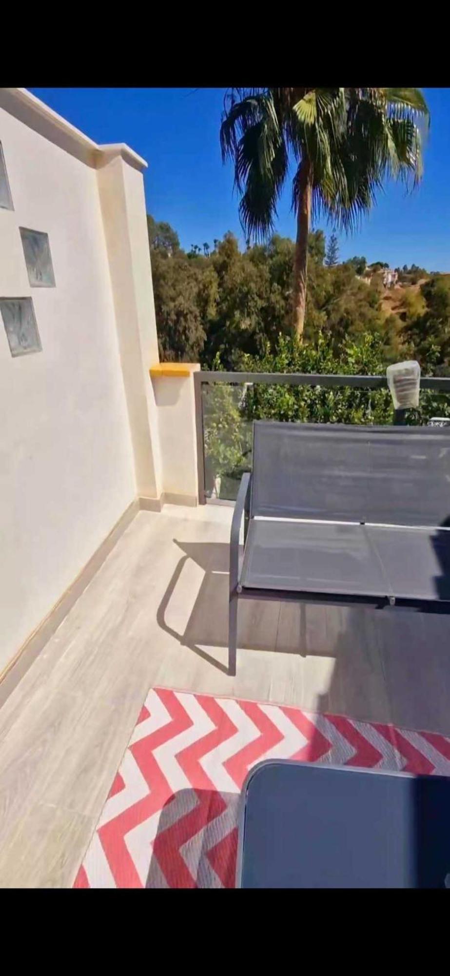 VillaEscondidaPrecioso estudio con vista al mar y piscina Málaga Exterior foto